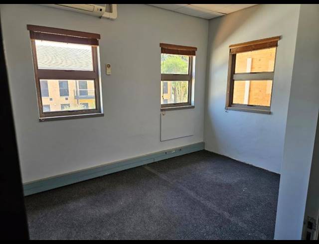 OFFICE FOR SALE IN SILVER LAKES